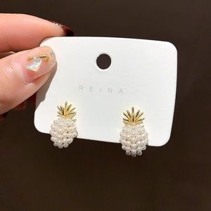 Pineapple Pearl Earrings